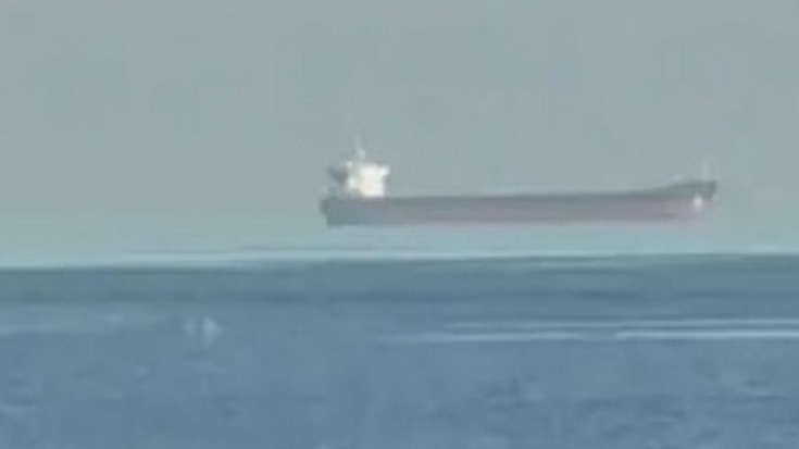 Жителей Одессы удивил парящий корабль над Черным морем