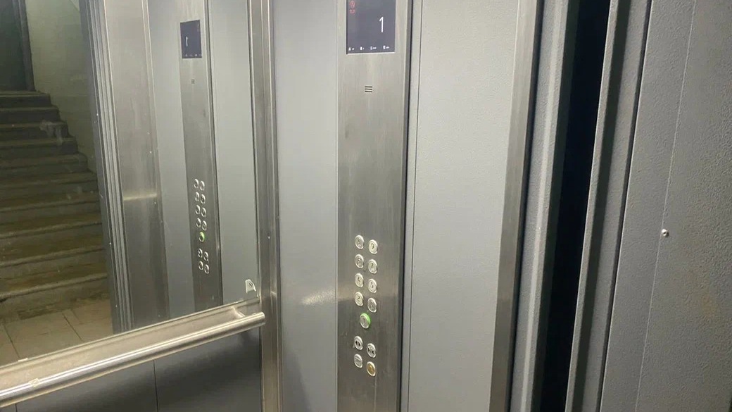 На севере столицы заменили все лифтовое оборудование в жилом доме 1966 года постройки