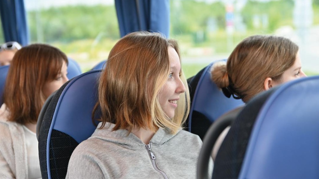 Ликсутов: Автобусы туристического класса перевезли более 240 тысяч учащихся Москвы