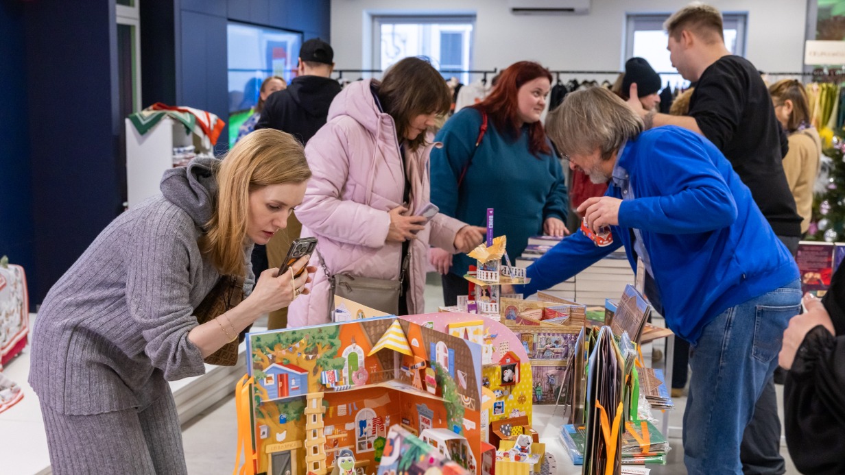 Сергунина: Для москвичей и туристов провели шесть ярмарок «Креативный маркет»