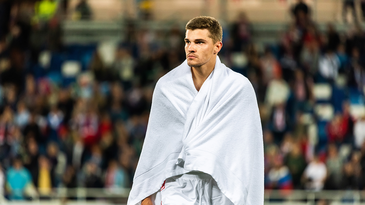 Shot: Футболист Зобнин отравился в отеле в Сочи, где заболели почти 100 детей