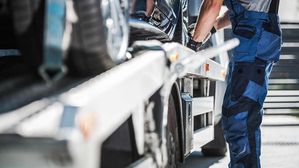 Более 1,2 тысячи брошенных автомобилей вывезли на утилизацию в столице