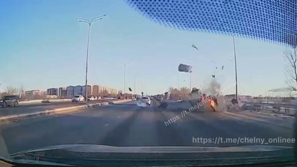 Кадры взрыва машины в Набережных Челнах появились в Сети