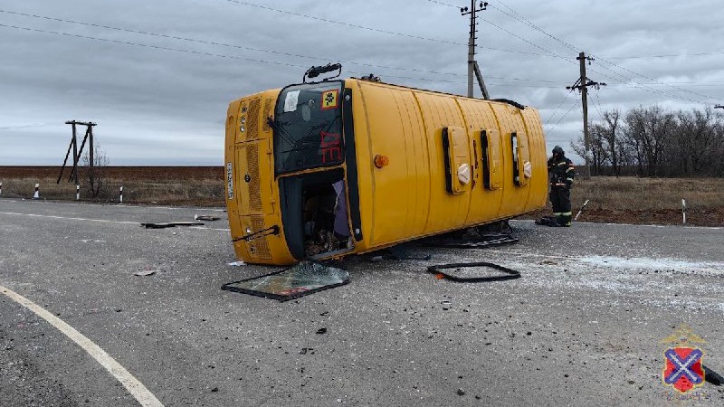 Ребенок погиб в ДТП со школьным автобусом под Волгоградом