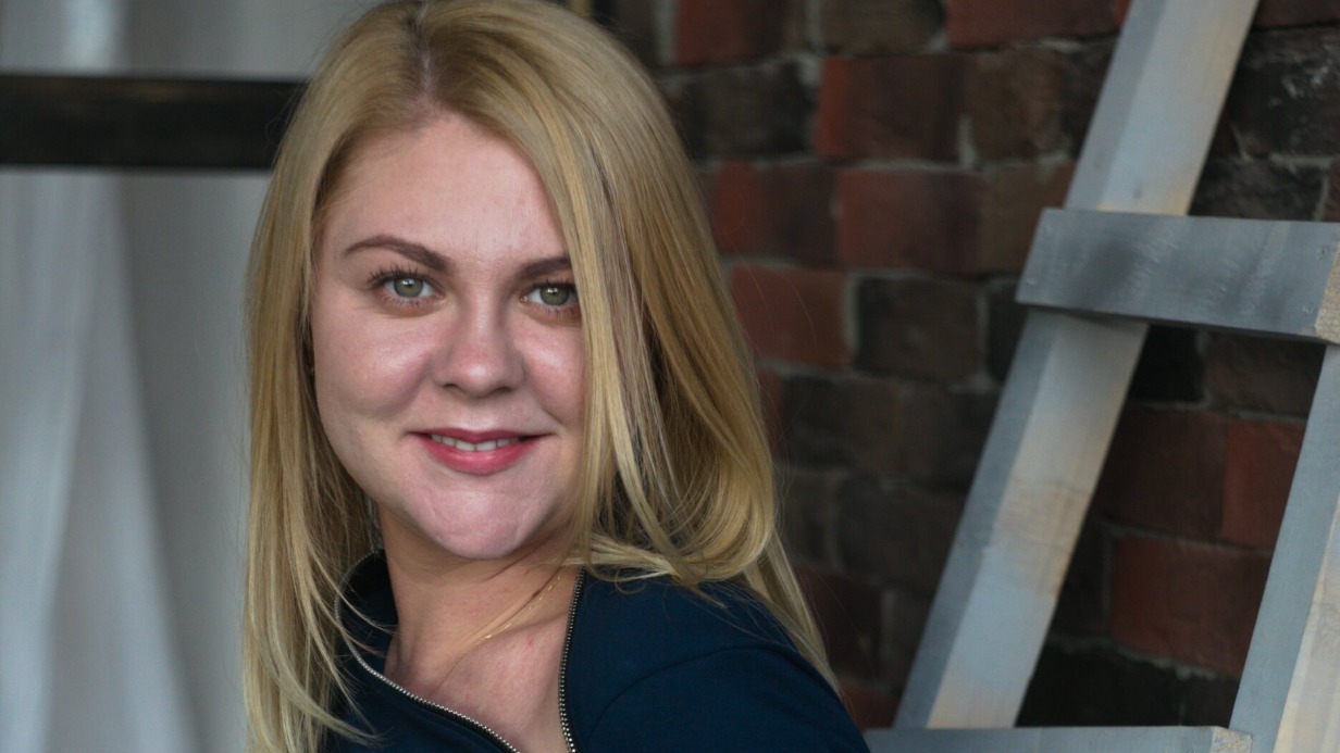 Актриса Валентина Мазунина с радостью скоротает вечер под хорошую лирическую комедию