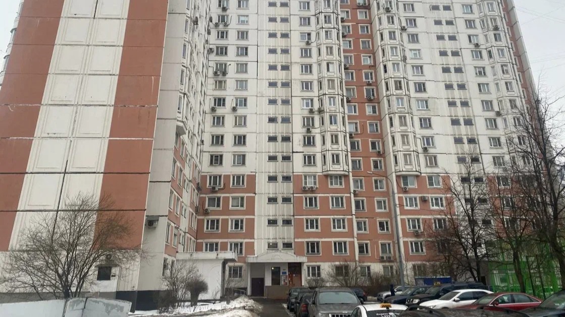 В доме 1999 года постройки на юго-западе столицы заменили все лифтовое оборудование