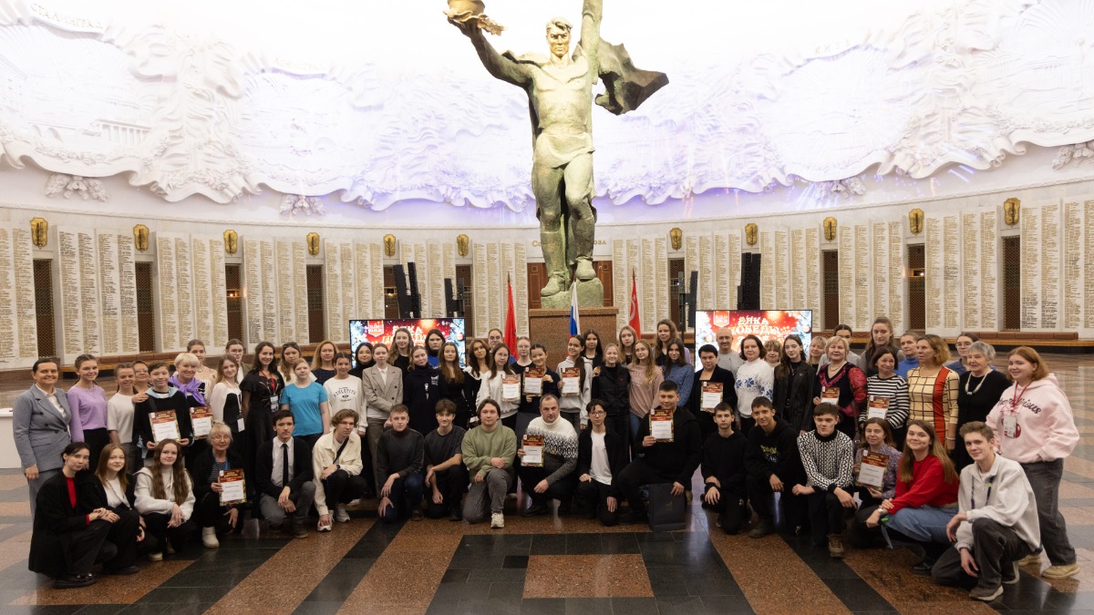 Более 260 волонтеров «Елки Победы» наградили в Музее Победы