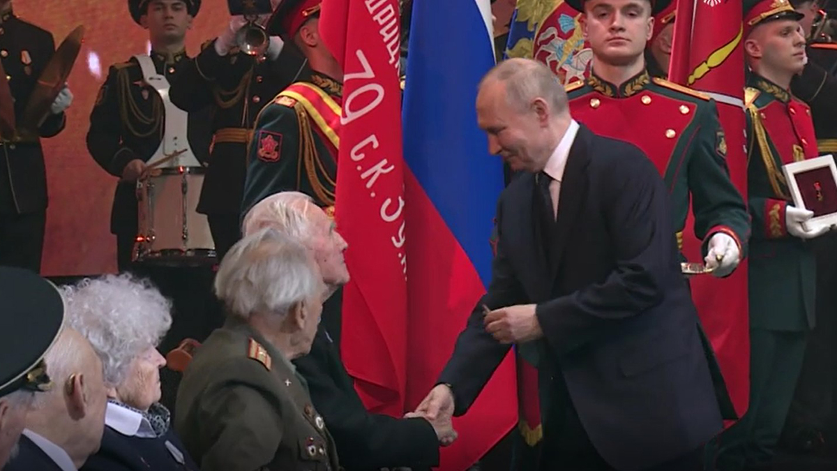 Путин вручил юбилейные медали «80 лет Победы в Великой Отечественной войне»