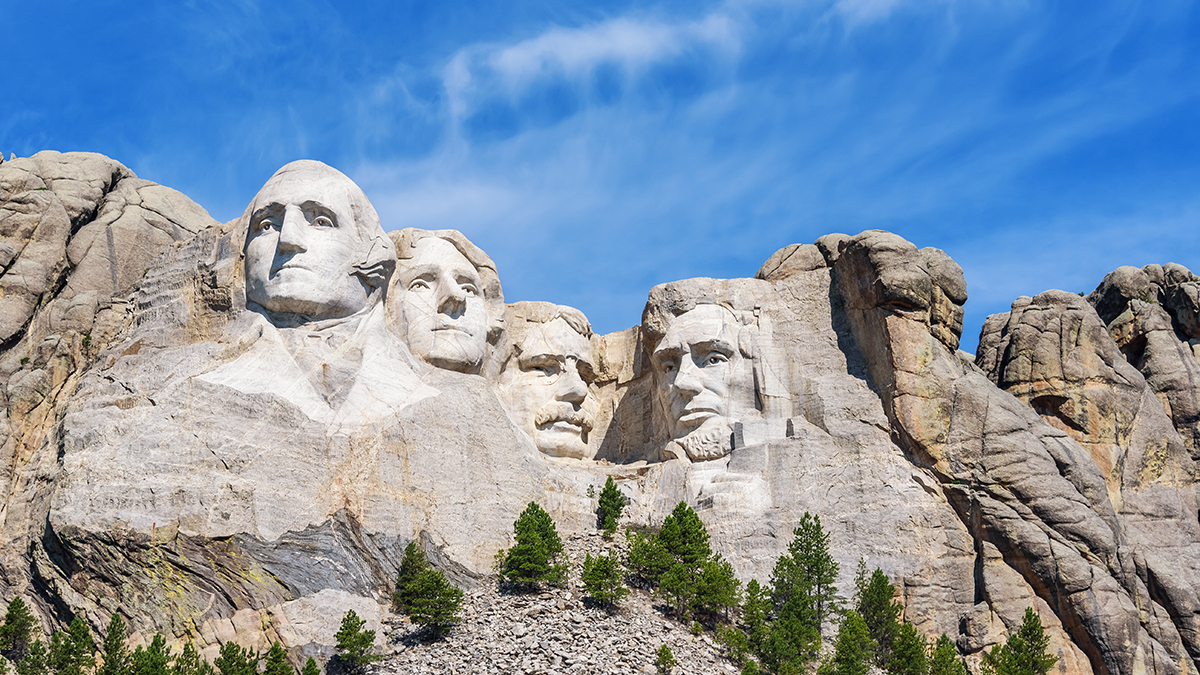 В США предложили добавить портрет Трампа на мемориал Рашмор