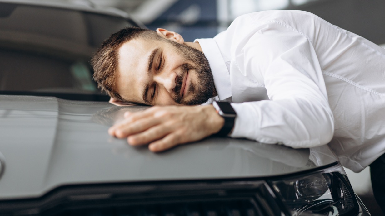 При покупке важно лично осмотреть автомобиль, проверить, нет ли на нем вмятин, царапин или ржавчины. Также проверяйте зазоры между панелями