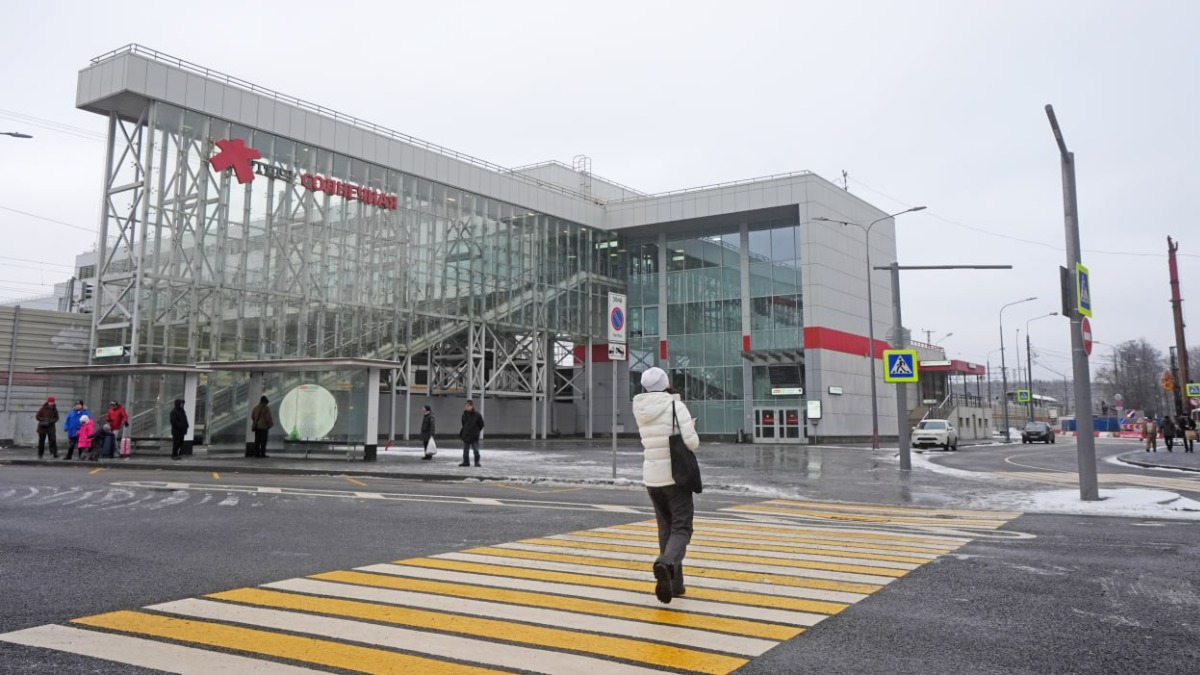 Выполнено благоустройство возле станции «Солнечная» МЦД-4 на западе Москвы