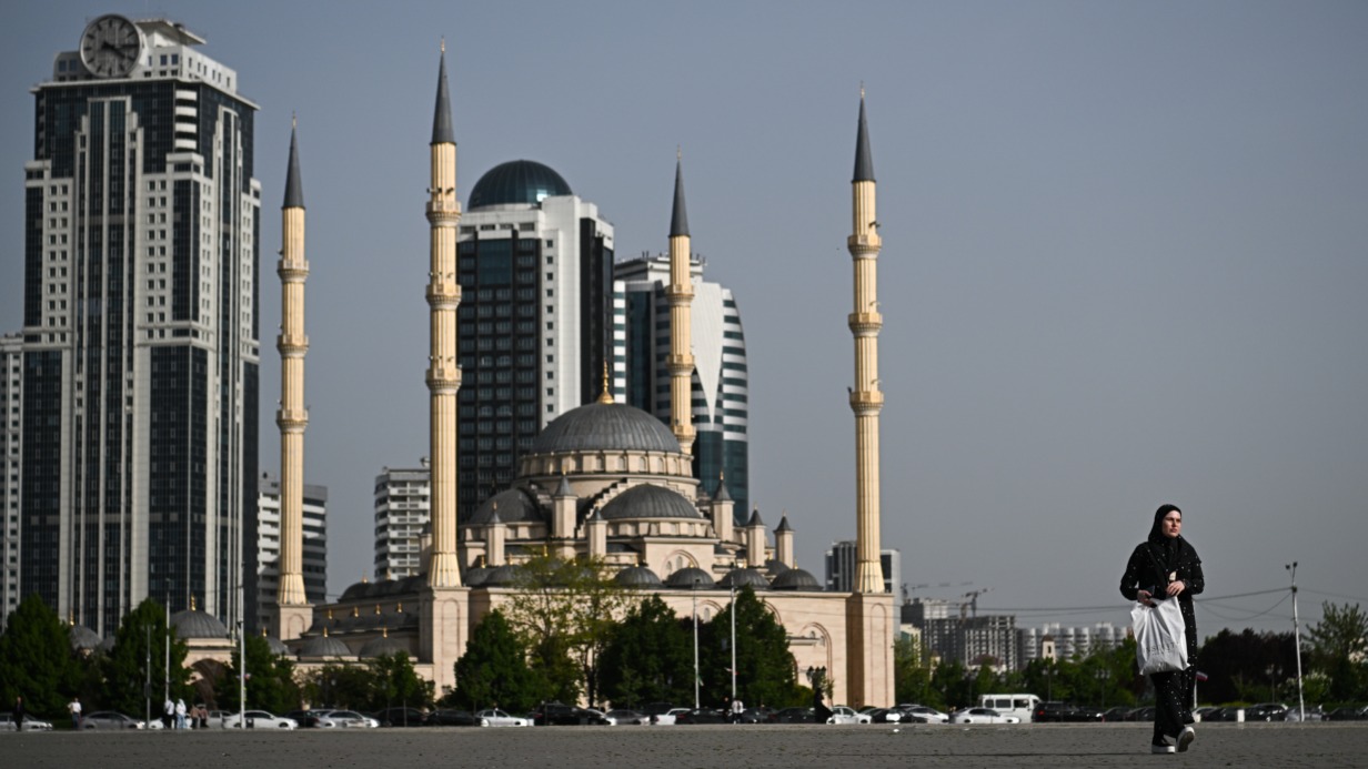 Небоскребы комплекса «Грозный-Сити» и мечеть «Сердце Чечни» имени Ахмата Кадырова