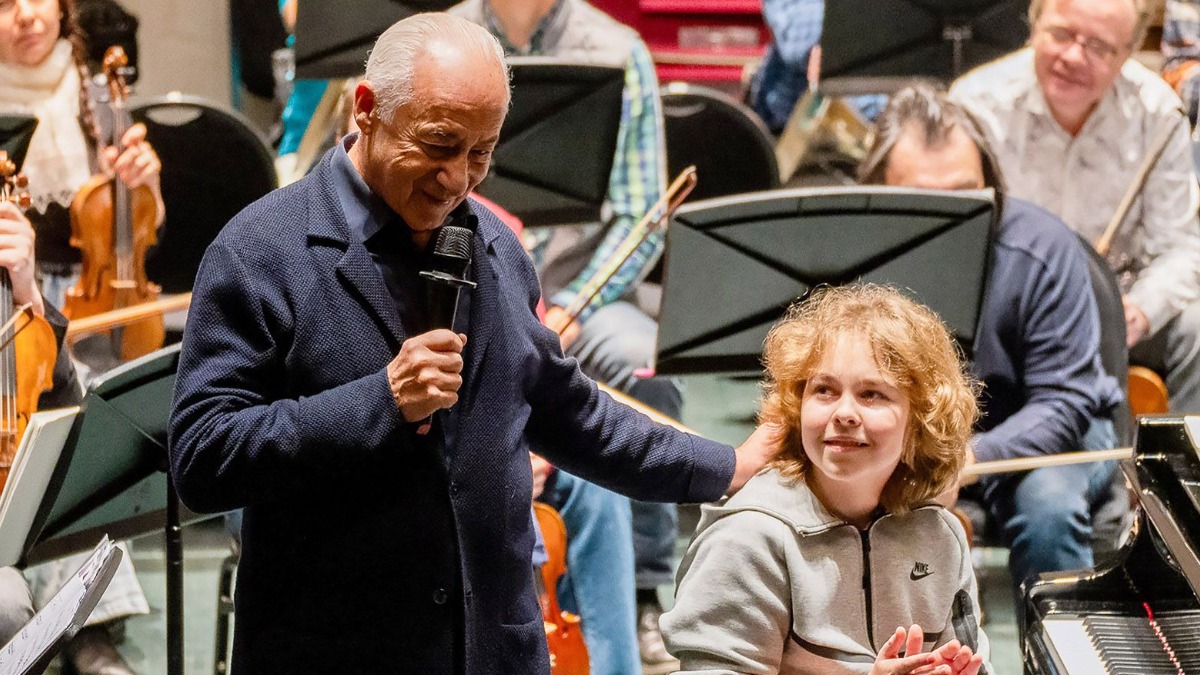 Владимир Спиваков провел открытую репетицию в рамках проекта «Урок со звездой»