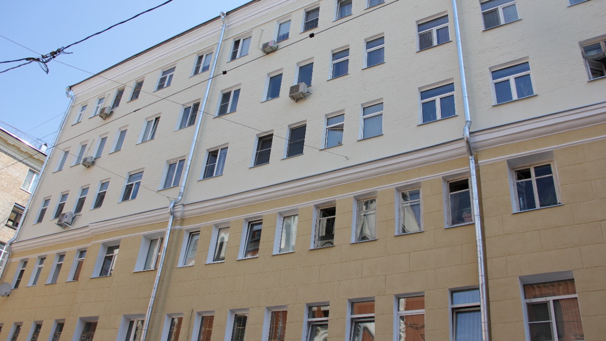 В Мещанском районе привели в порядок дом 1917 года постройки, возведенный в стиле неоклассицизма