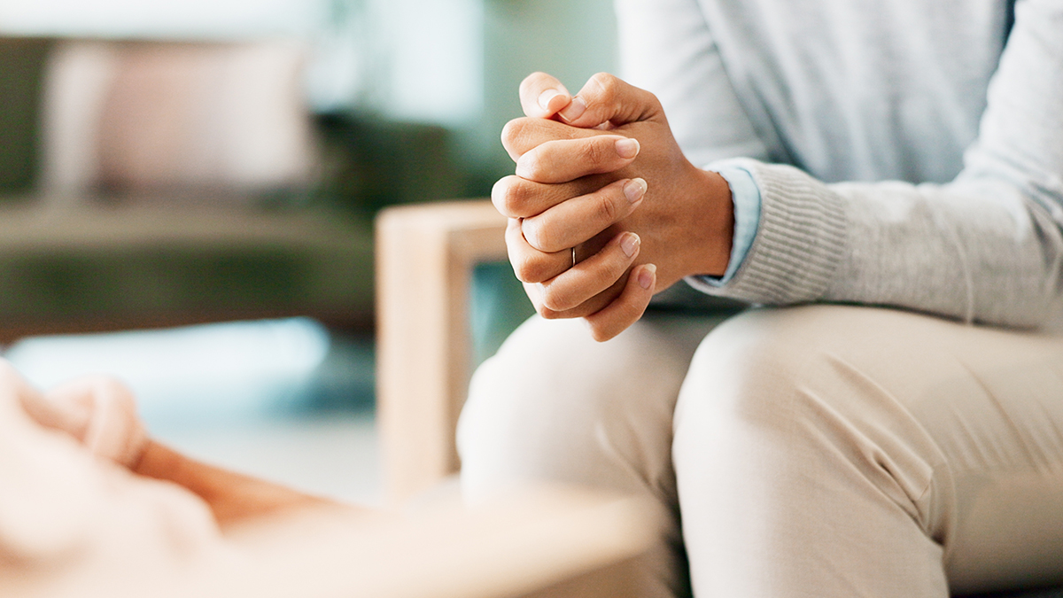 Детский психолог совратил 14-летнюю школьницу во время приема в Иркутске