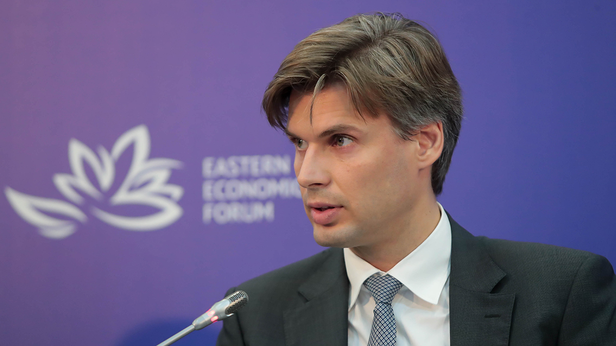 Баканов: Россия впервые создаст группировку из 300 спутников