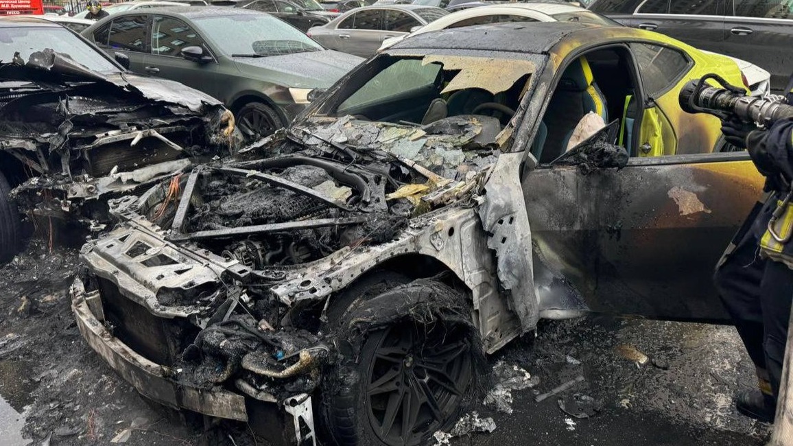 Суд вынес приговор подросткам, которые в Москве подожгли BMW за 15 миллионов