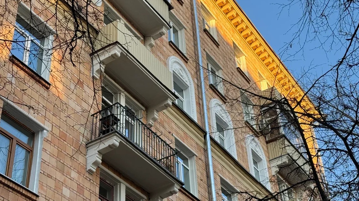 На юге столицы обновили Жилой дом работников радио и телевидения СССР 