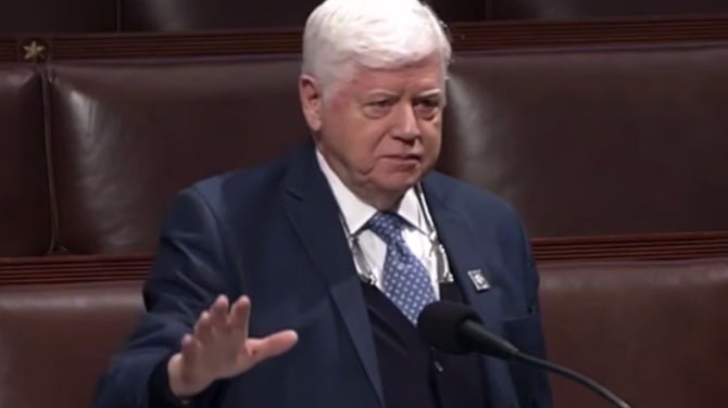 Демократ Джон Ларсон «завис» во время выступления в палате представителей США