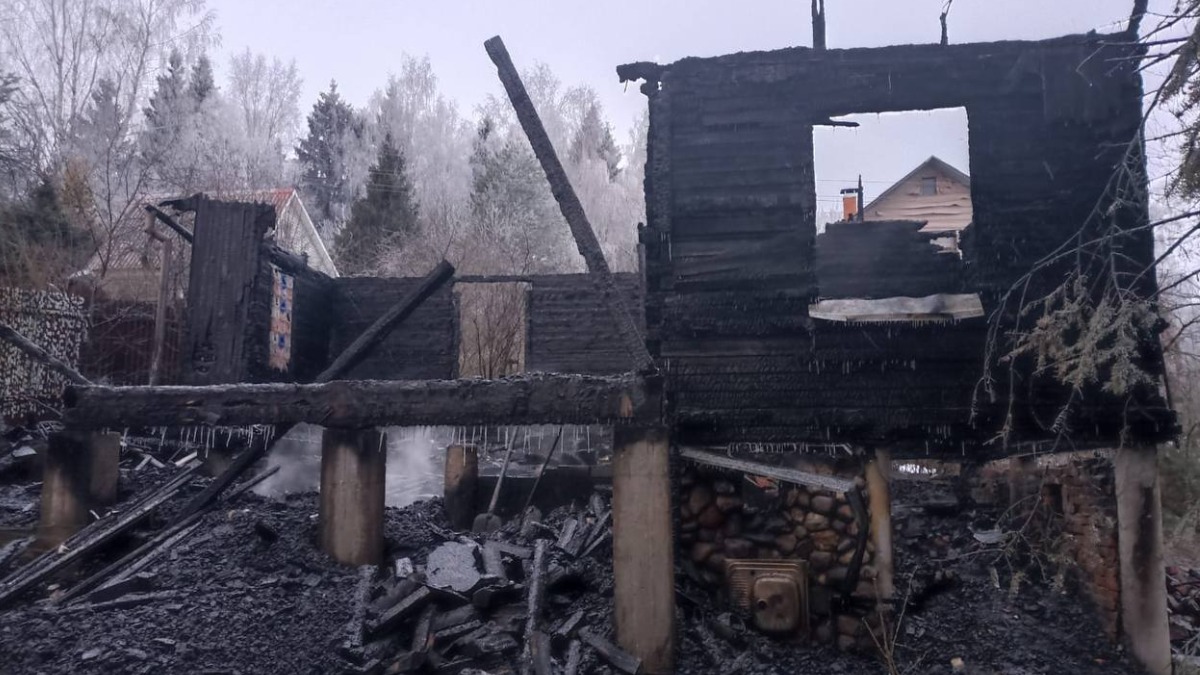 СК возбудил дело после гибели трех человек при пожаре в подмосковном Дмитрове