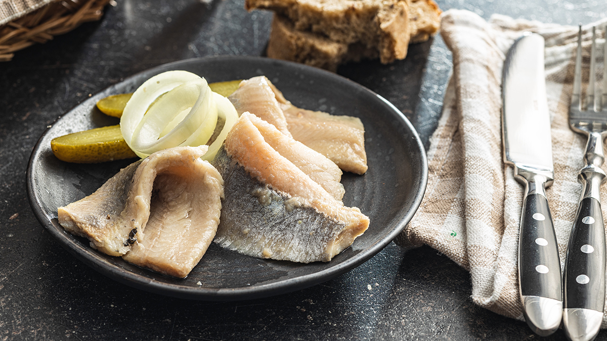 Как выбрать селедку