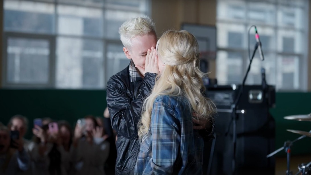 «С тобой навсегда»: SHAMAN выпустил клип с Мизулиной на День святого Валентина