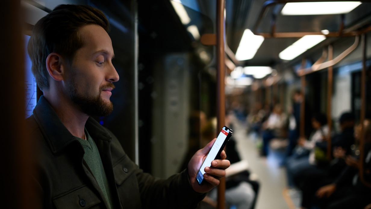 Ликсутов: В работе чат-бота Александры начали применять ИИ