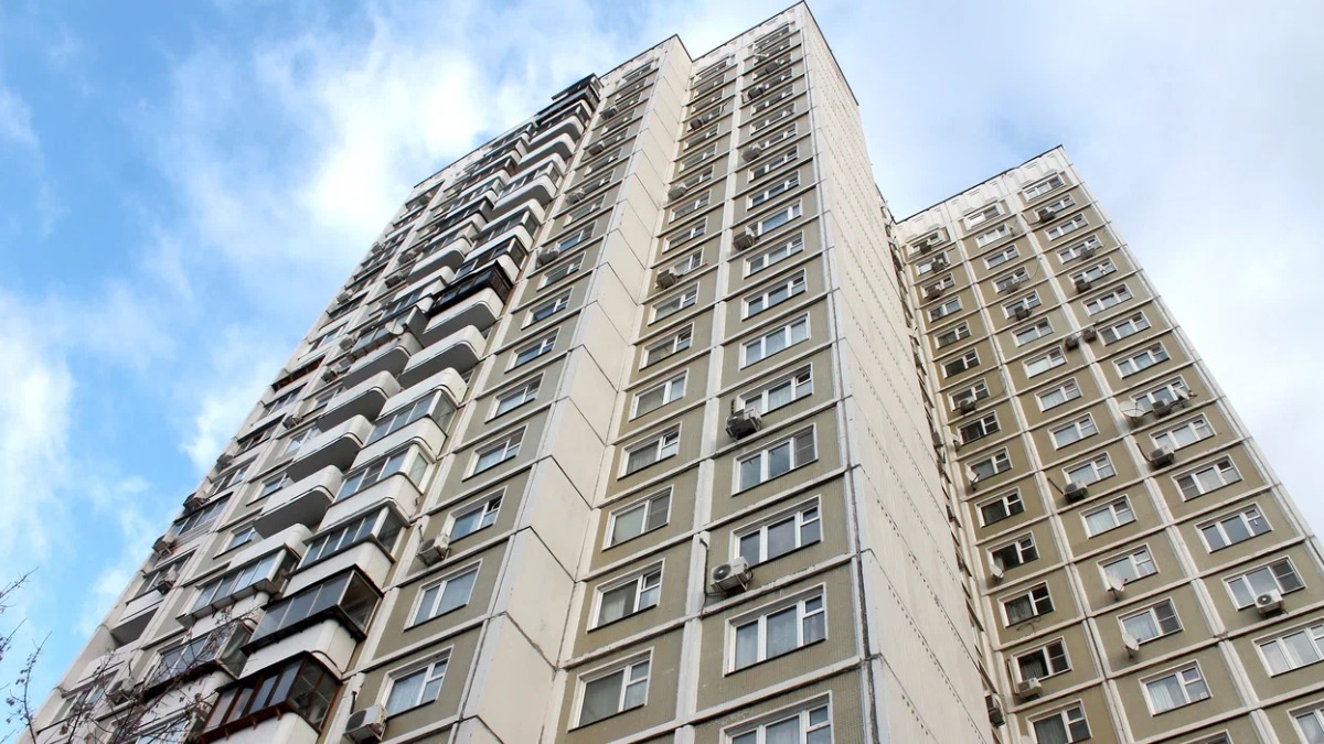 В 2025 году в доме 2000 года постройки на севере Москвы заменят все лифтовое оборудование