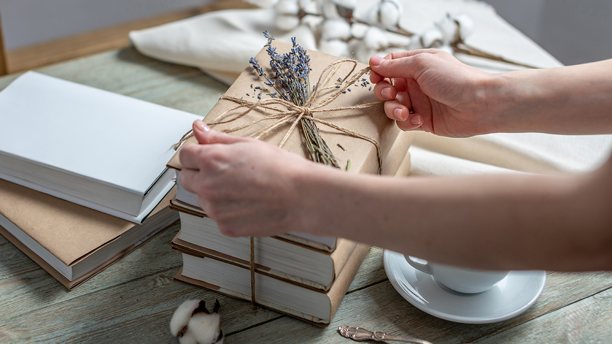 Книги для женщин: топ-9 