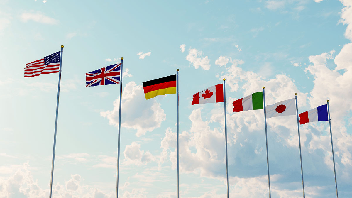 Parisien: Страны G7 намерены производить на Украине дальнобойные ракеты