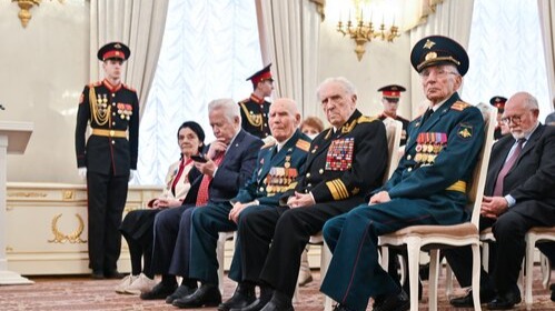 Ветеранам Великой Отечественной войны вручили награды в преддверии Дня защитника Отечества