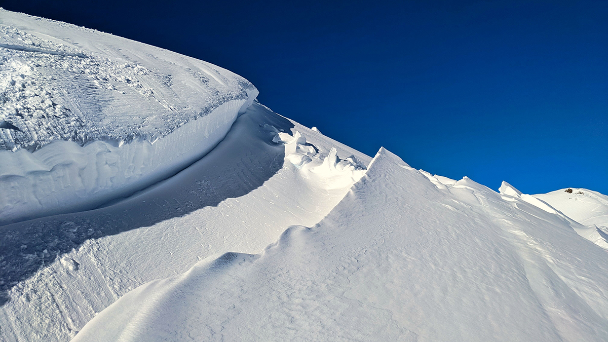 Из-за лавины в Дагестане 14 населенных пунктов остались без дорожного сообщения