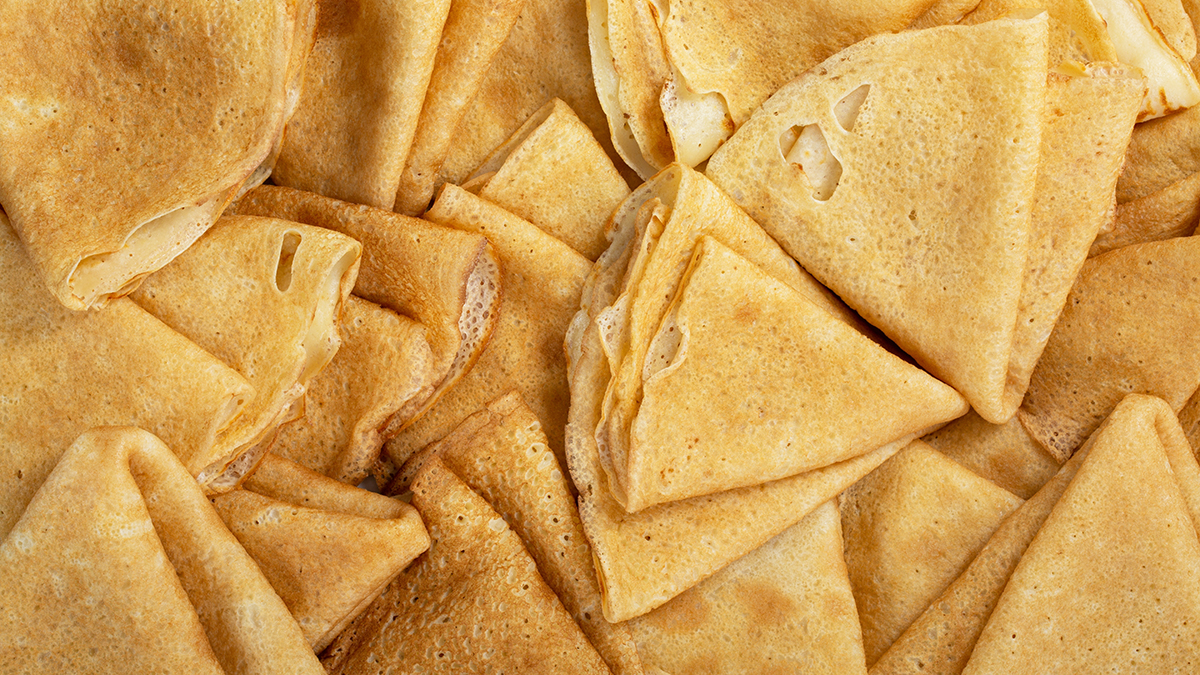 Жительница Австралии с блином напала на министра и попала под суд