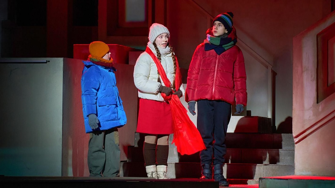 Юные артисты рассказали о своем участии в спектакле «Соборная площадь»