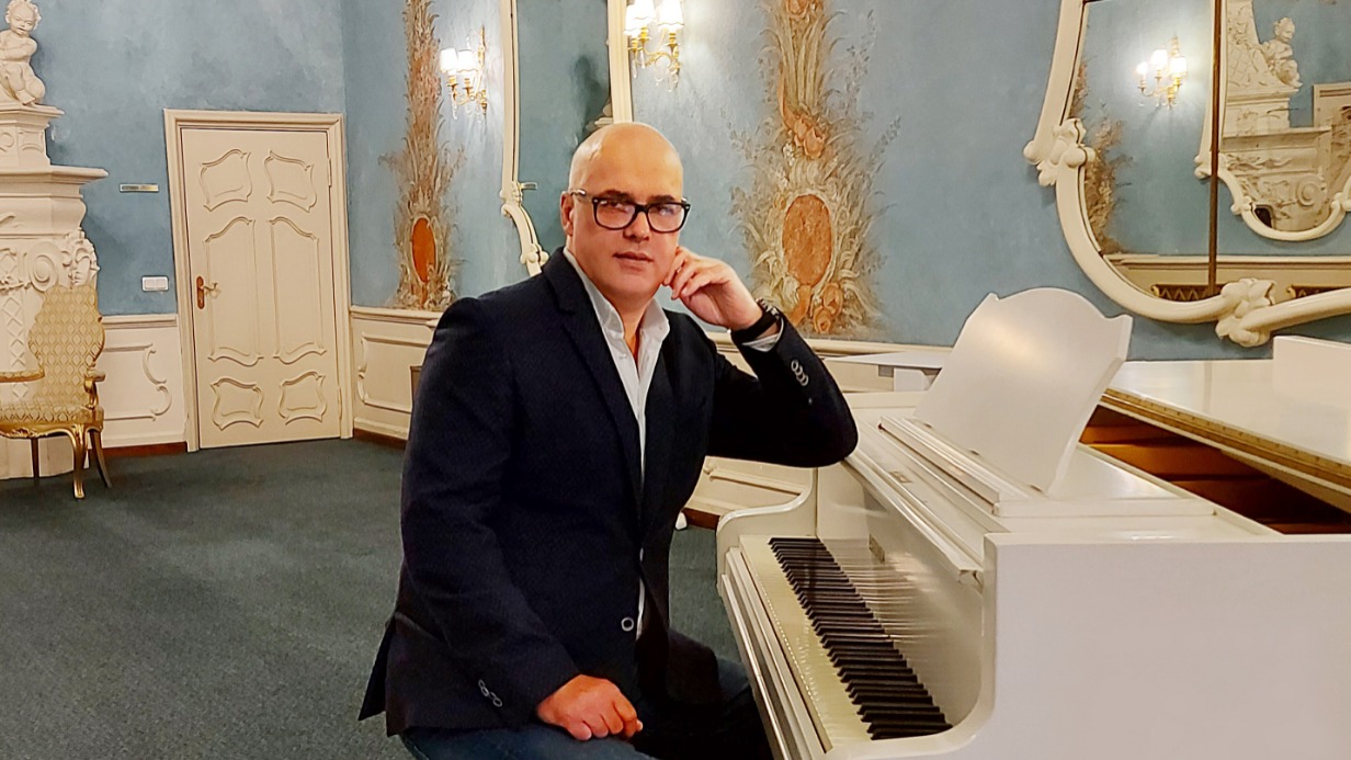 Продюсер Андрей Литягин раскрыл детали документального кино