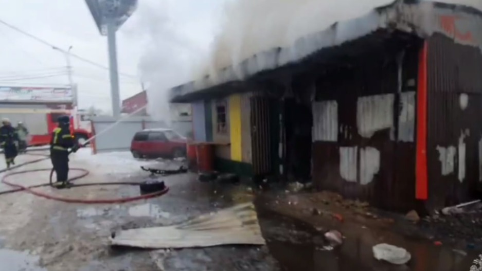 Пожар в автосервисе на Варшавском шоссе в поселке Дрожжино 20 февраля 2025: площадь, видео