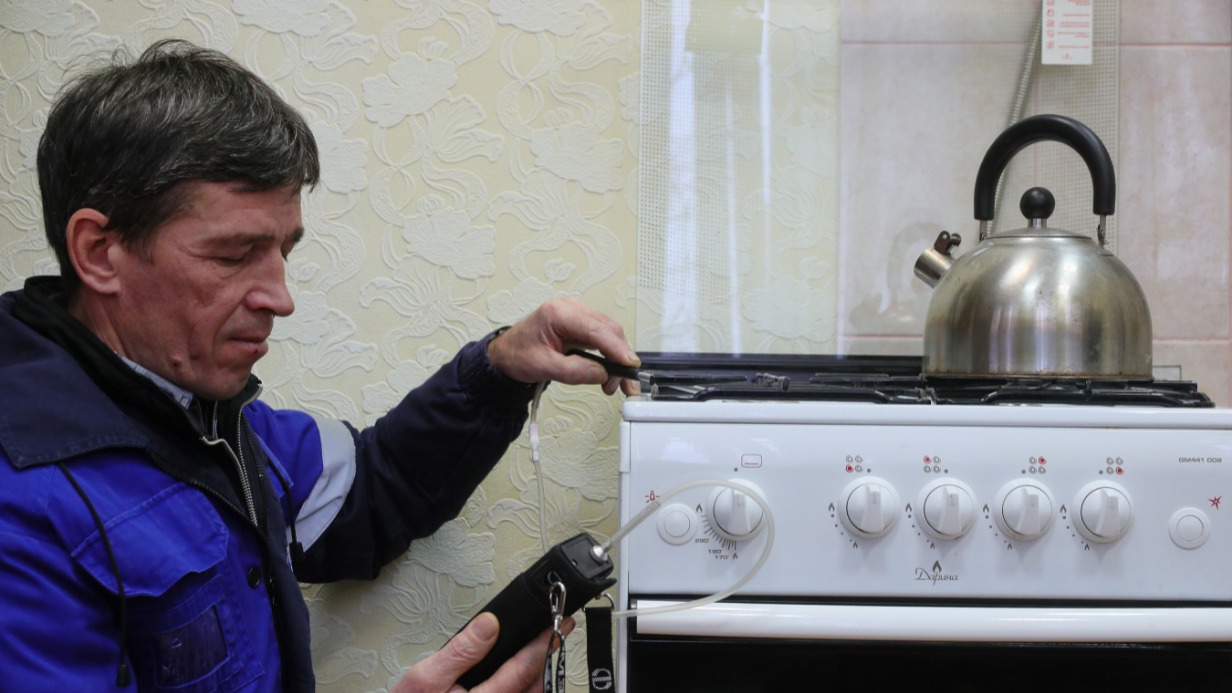 Действующее законодательство запрещает эксплуатацию газового оборудования с истекшим сроком службы и предусматривает административную ответственность