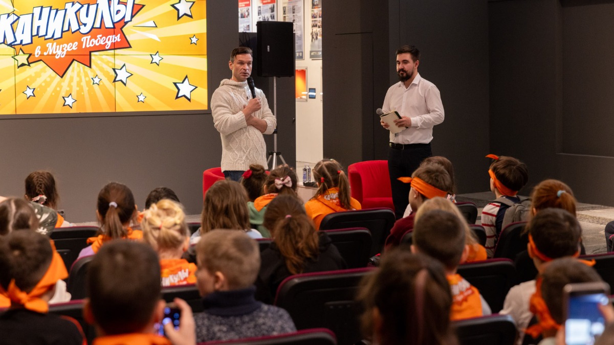 Более 300 школьников стали участниками программы «Каникулы в Музее Победы»