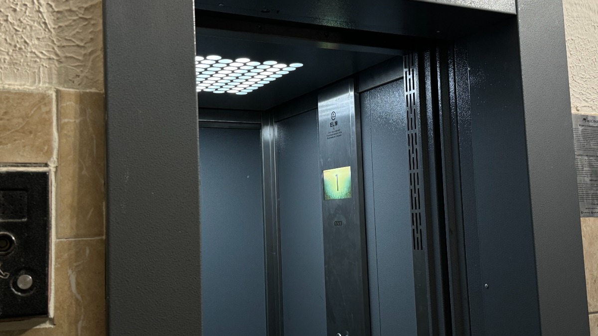 В 2025 году почти 500 лифтов заменят в жилых домах в Центральном округе Москвы