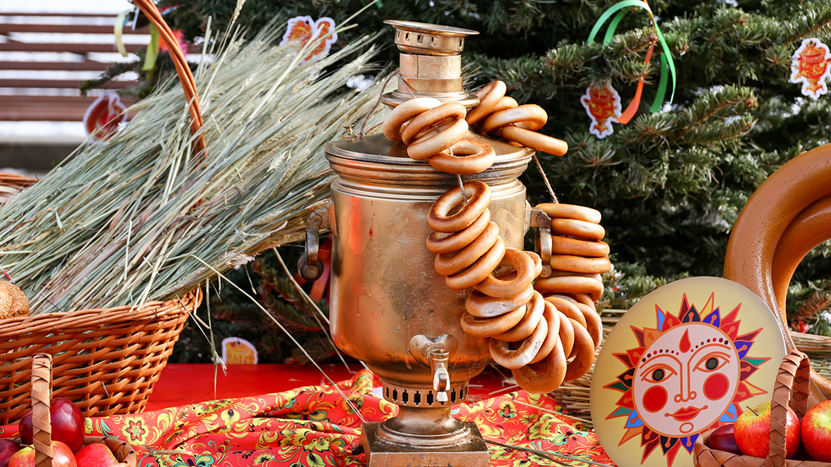 Сказки, народные игры и угощения: кинопарк «Москино» ждет гостей на Масленицу