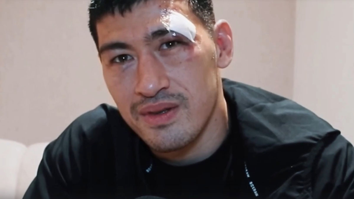 Боксер Бивол отказался от титула чемпиона мира по версии WBC