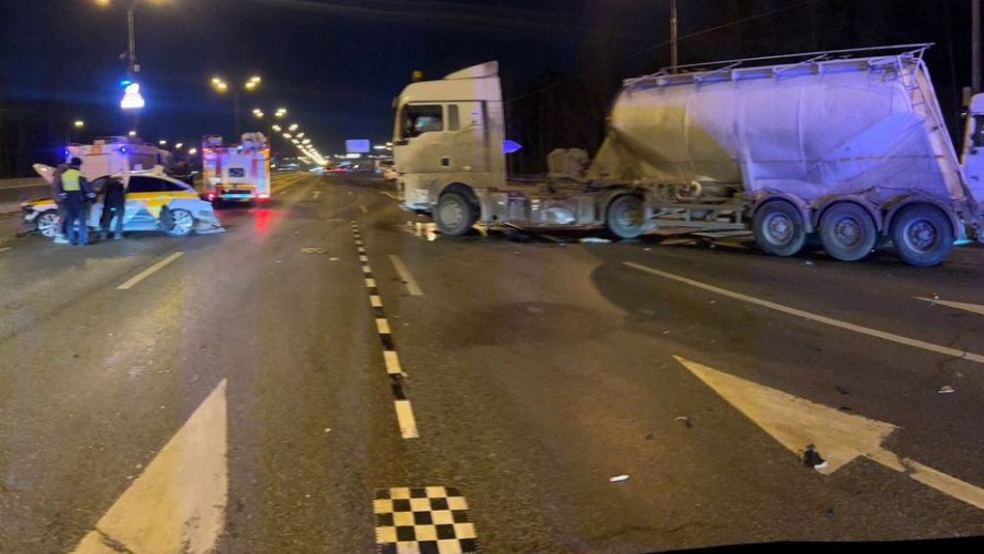 Смертельная авария с цементовозом произошла ночью на МКАД