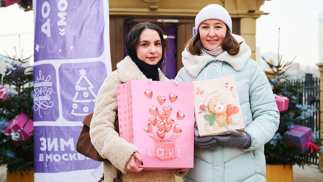 В «Домики добра» приносят теплые вещи, сладости и зоотовары