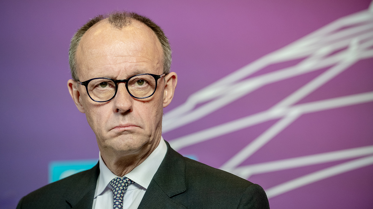 Berliner Zeitung: Канцлер ФРГ Мерц должен приехать на 9 Мая в Москву