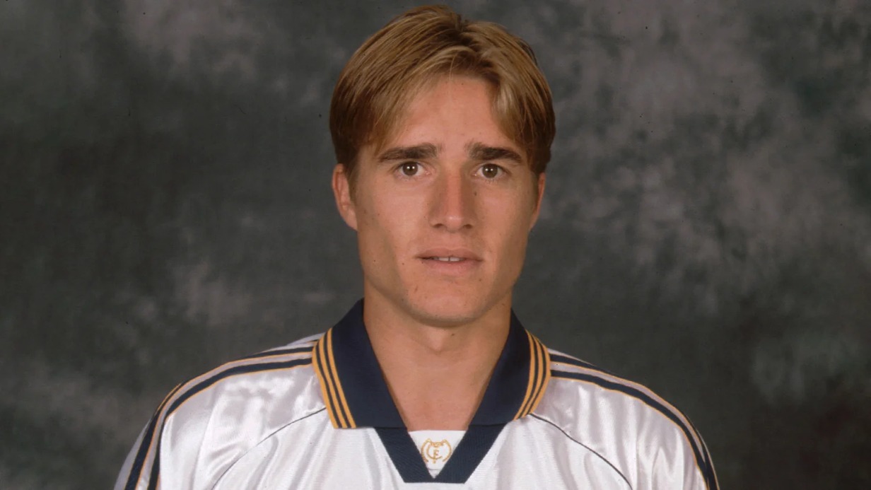 Победитель футбольной Лиги чемпионов Хавьер Дорадо умер в 48 лет