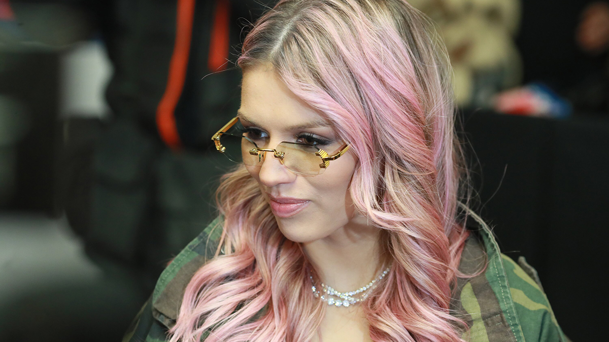 Чеботина назвала «прекрасными ребятами» раскритиковавших ее Соседова и Резника