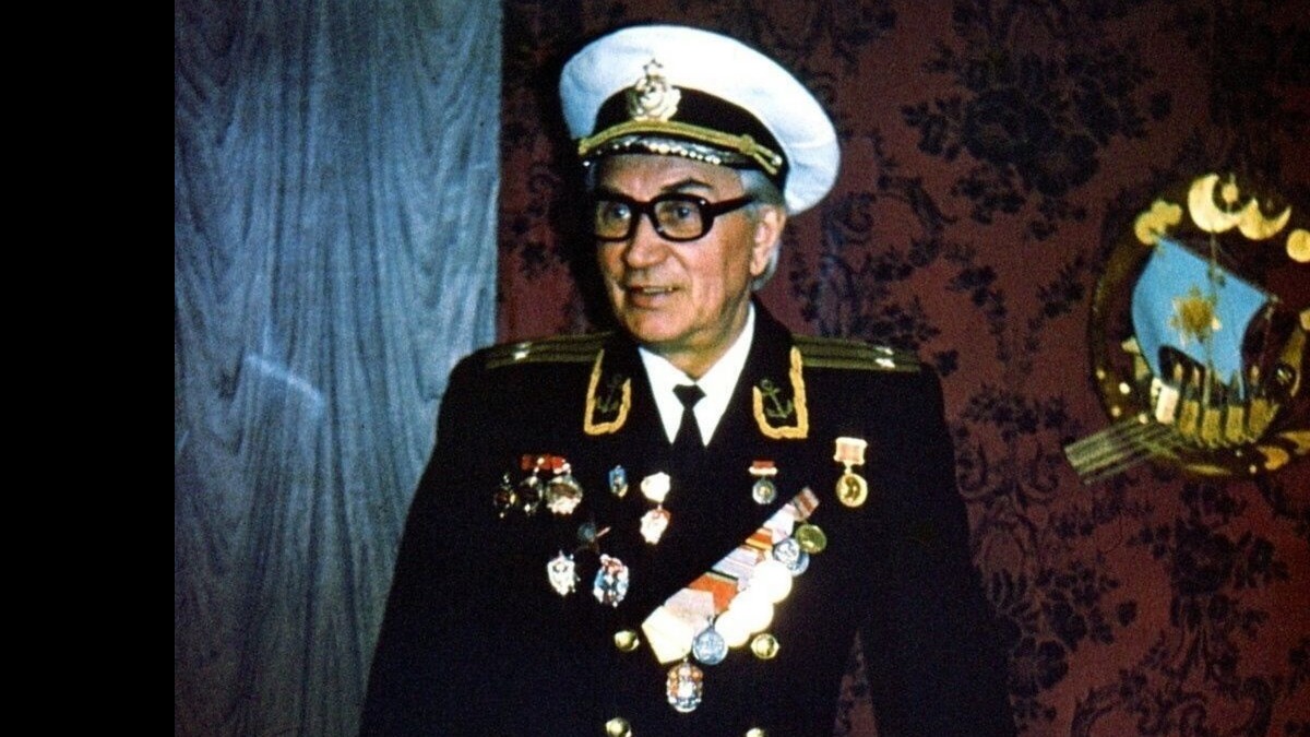 Герой Великой Отечественной войны Василий Никанорович Котов дважды был ранен: однажды пуля застряла в документах