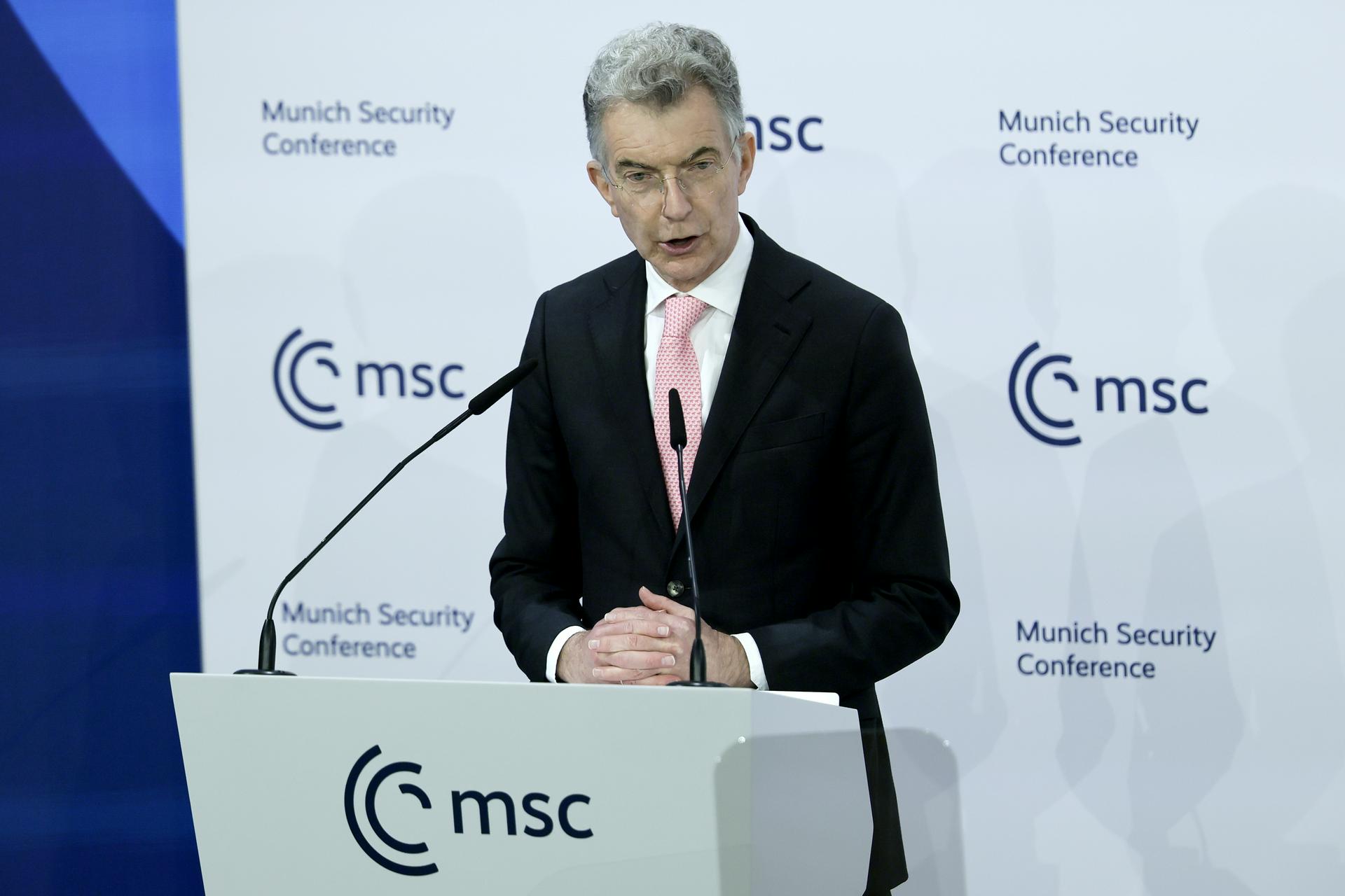 Глава Мюнхенской конференции Хойсген заплакал во время церемонии закрытия