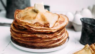 Как сделать блины менее калорийными и полезными