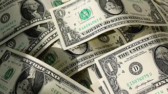 Внебиржевой курс доллара поднялся до 85 рублей впервые с 20 марта
